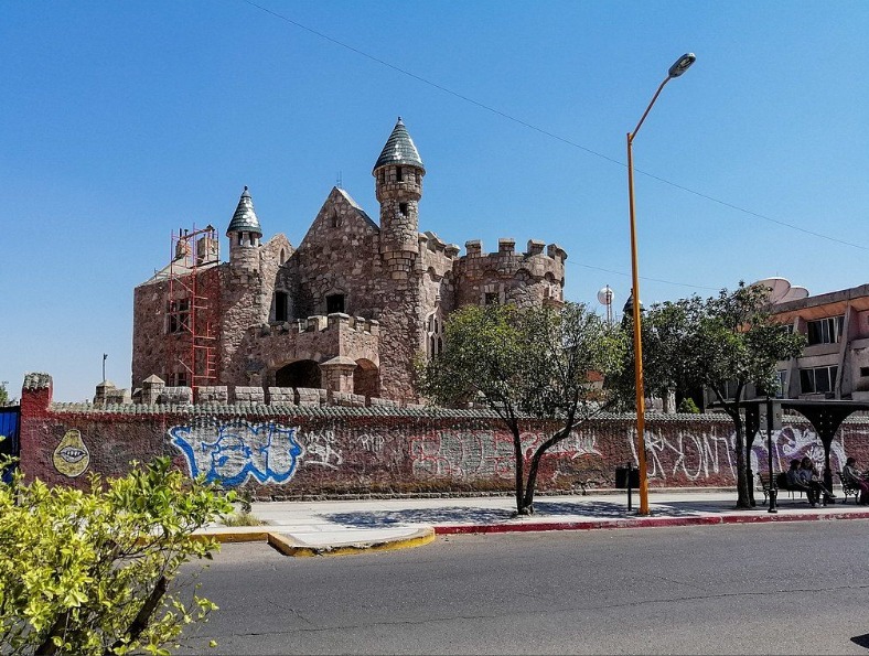 Castillo Douglas fachada